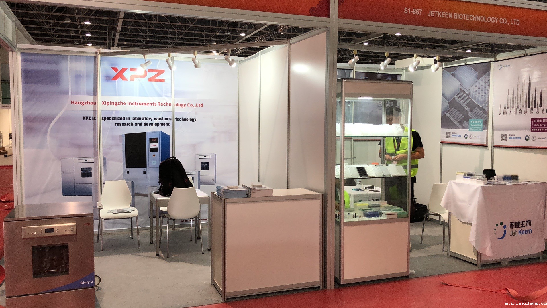 喜瓶者时隔两年，参与迪拜实验室展会